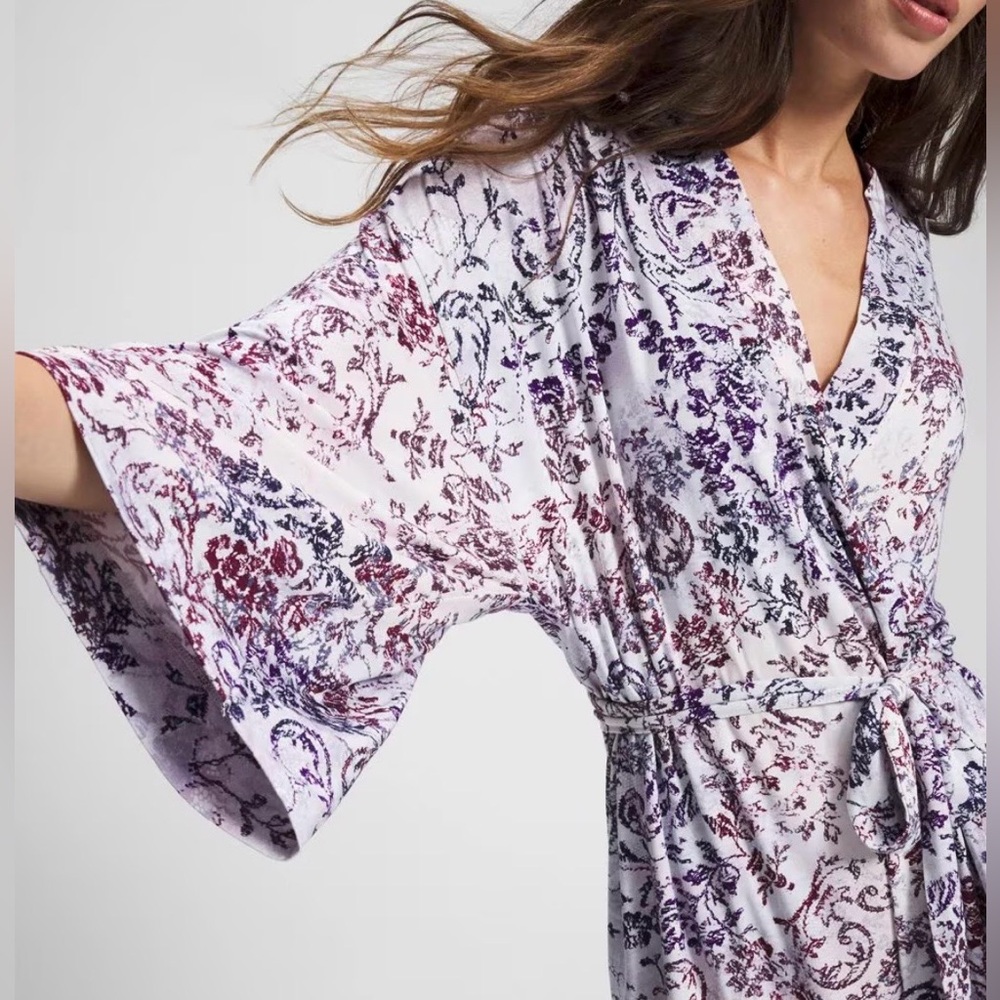 Soma Floral Print Robe in Lavender and Blue size small/medium